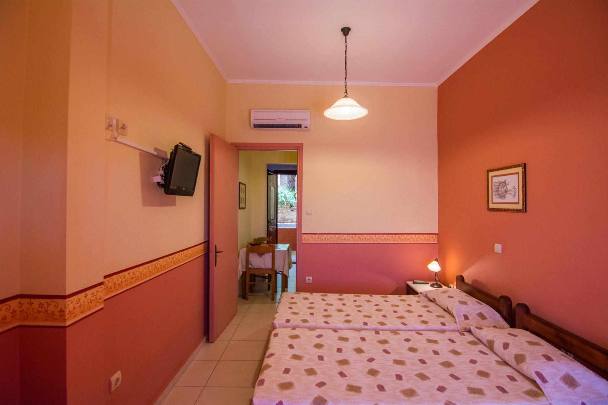 Aeriko Benovias Rooms & Apartments Karfás Esterno foto